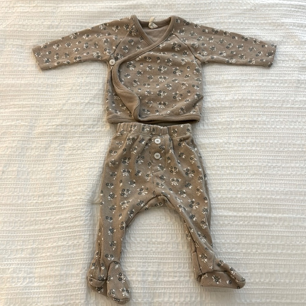 Quincy Mae newborn set.